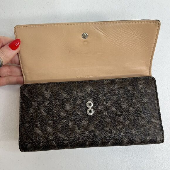 Michael Kors Checkbook Wallet Large Jet Set Travel Signature Brown Monogrammed - Picture 9 of 15